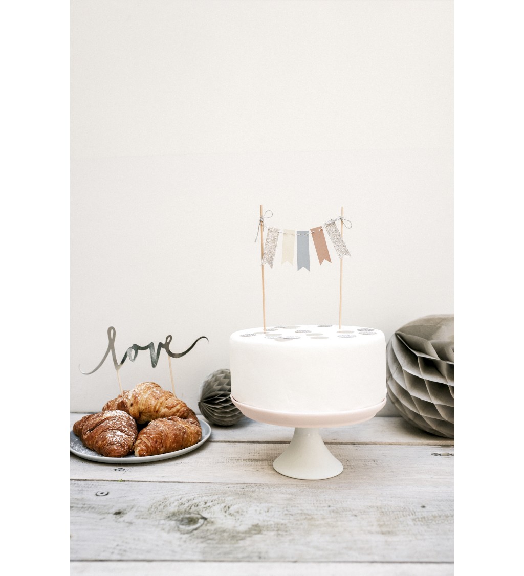 Girlanda na špajdliach do výzdoby