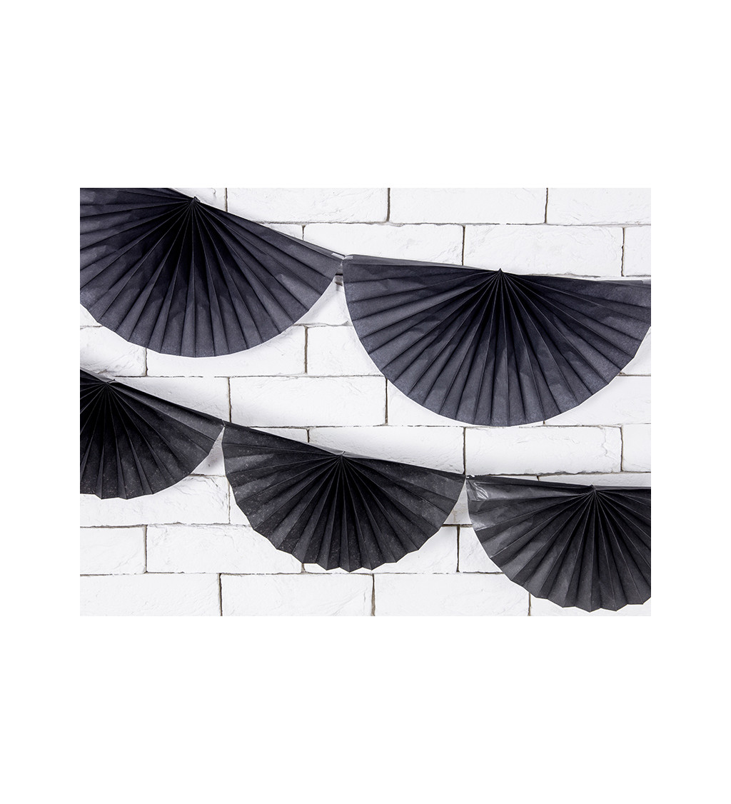 Papierová girlanda čierna
