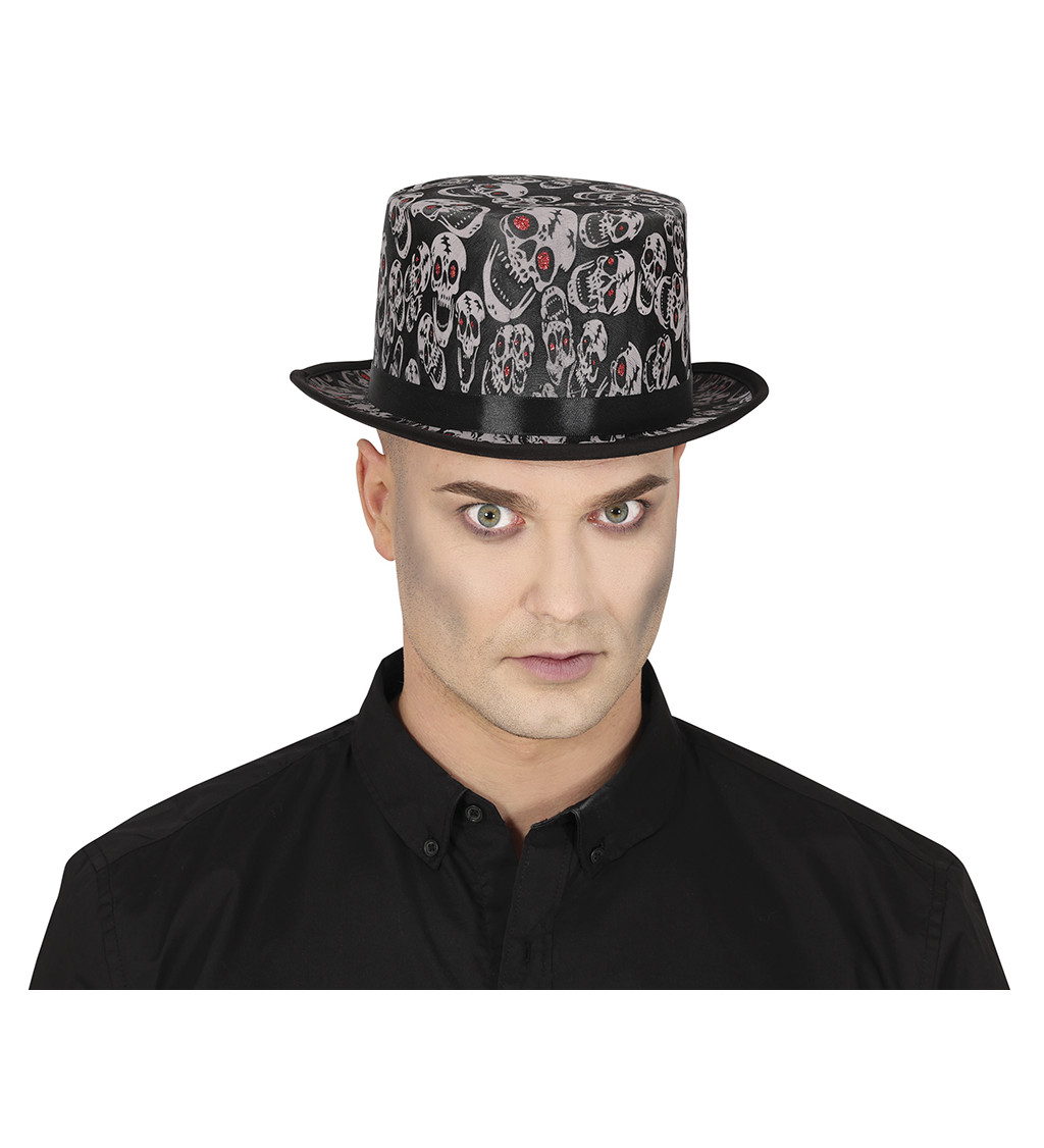 Čiapka s lebkami