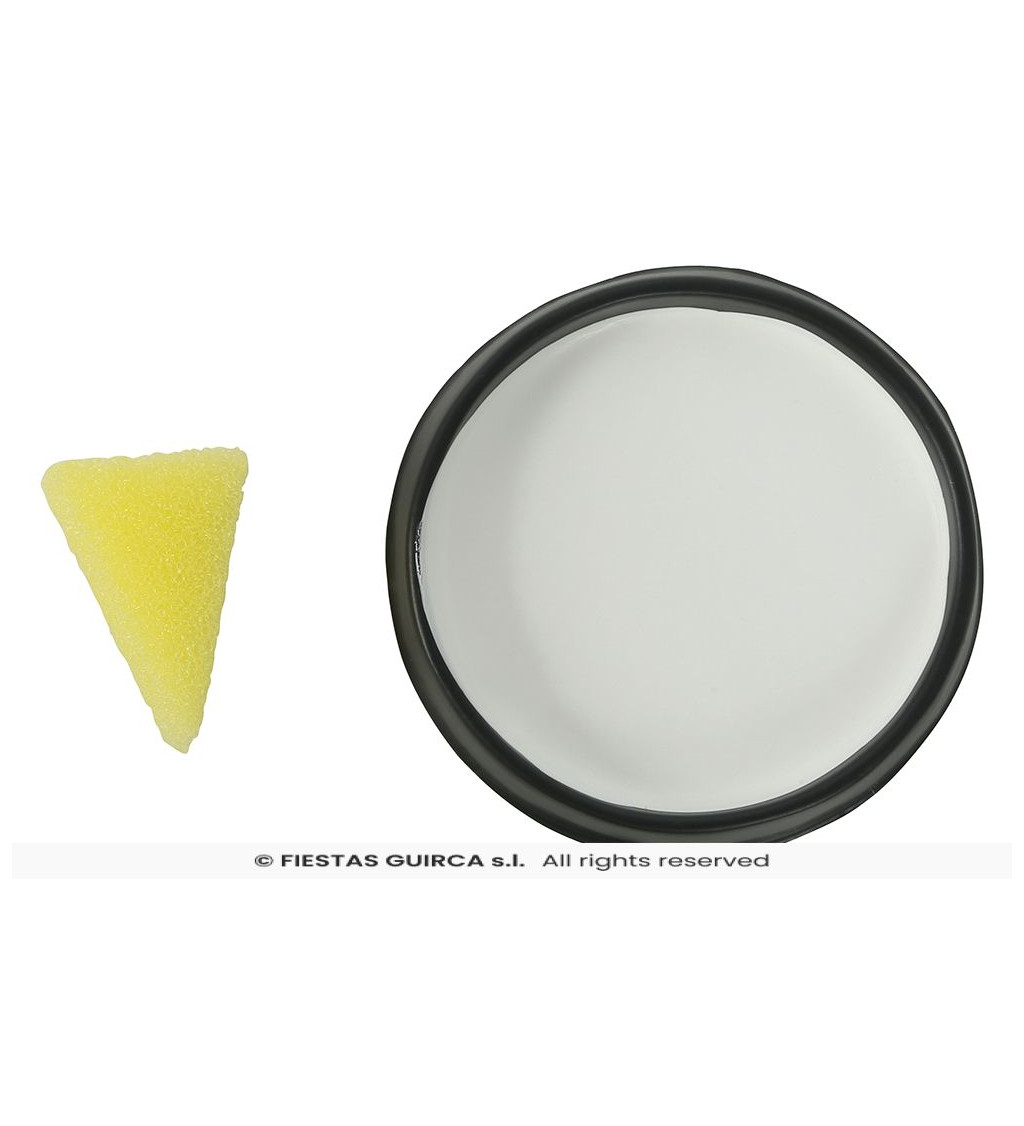 Make-up s hubkou – biela farba