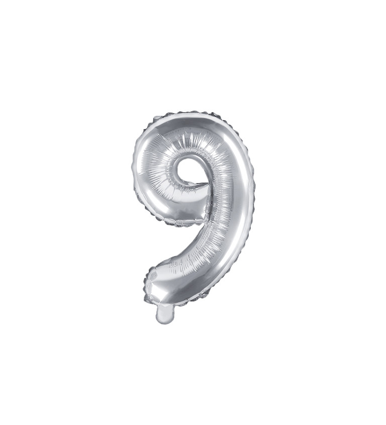 Strieborný balón číslo 9
