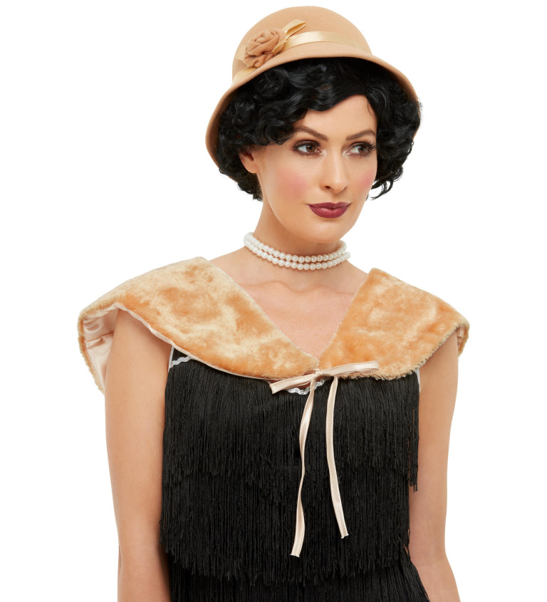 Klobúk a šatka z 20. rokov
