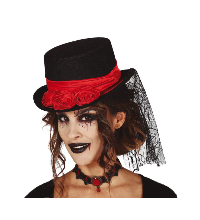 Plstený klobúk - upírka